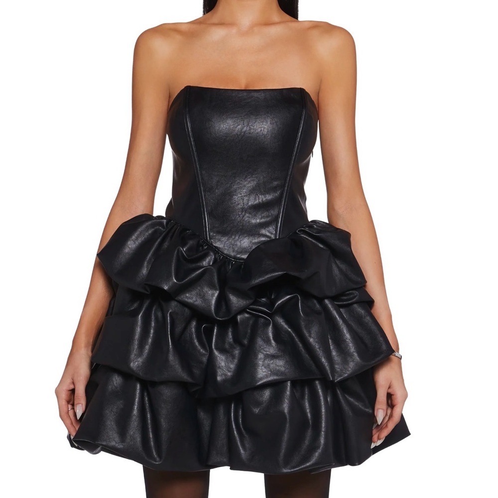 Elegant Black Strapless Dress